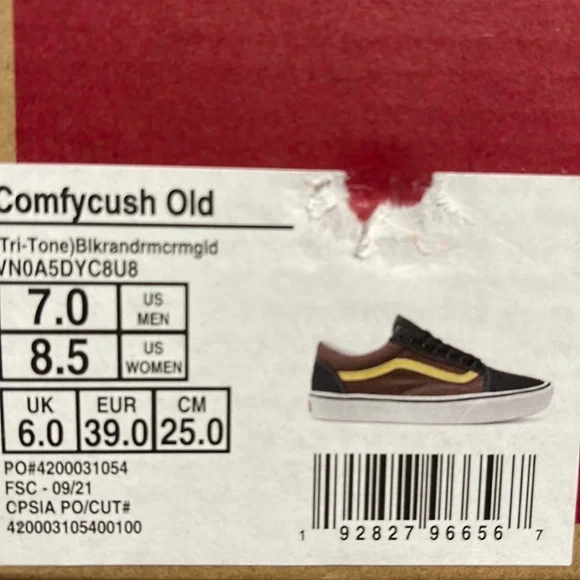 Vans Comfycush Old
(Tri-Tone)Bikrandrmermgld
VNOA5DYC8U8
WMNS sneakers - Picture 16 of 16